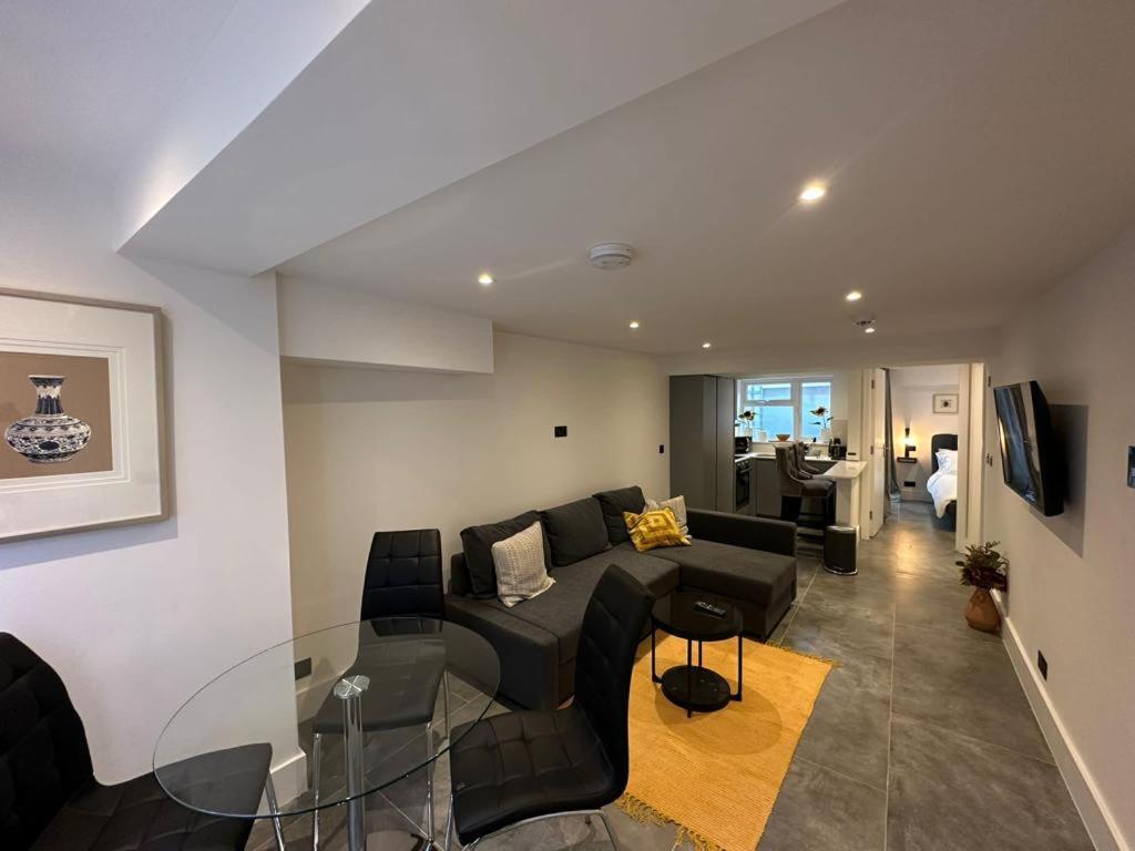 Two Bedroom House In Kilburn ロンドン エクステリア 写真