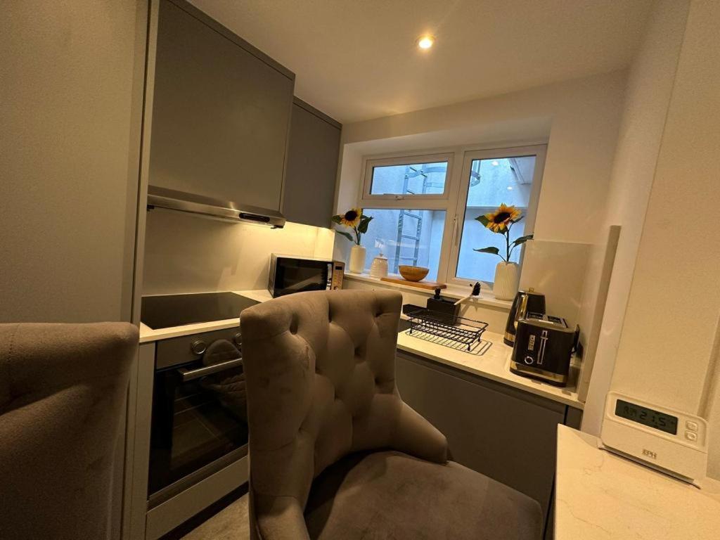 Two Bedroom House In Kilburn ロンドン エクステリア 写真
