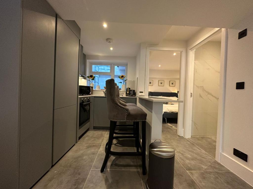 Two Bedroom House In Kilburn ロンドン エクステリア 写真